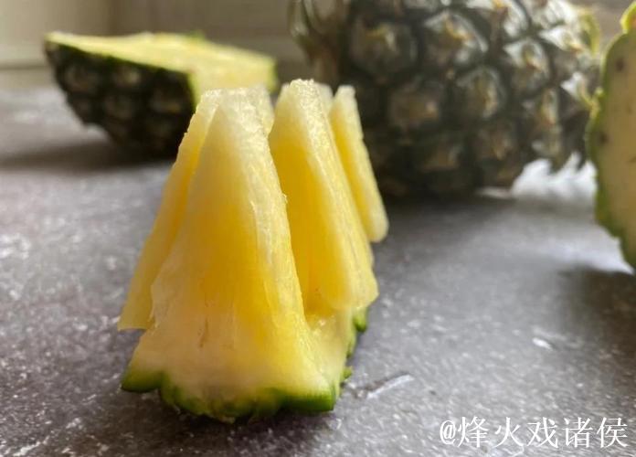 教你如何快速削菠萝，小白也能轻松上手